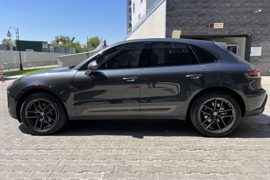 Продам Porsche Macan T 2022 года в Киеве