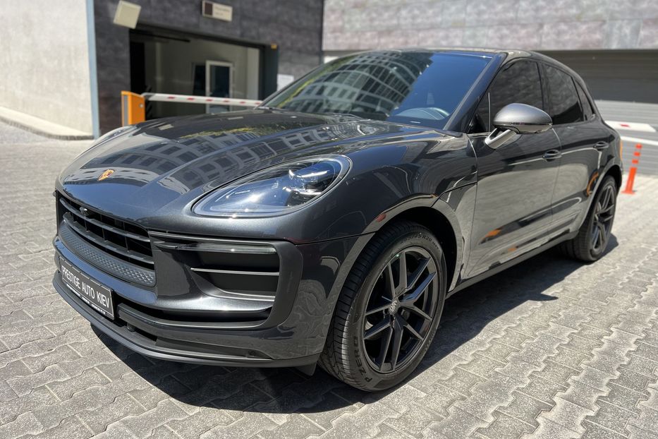 Продам Porsche Macan T 2022 года в Киеве