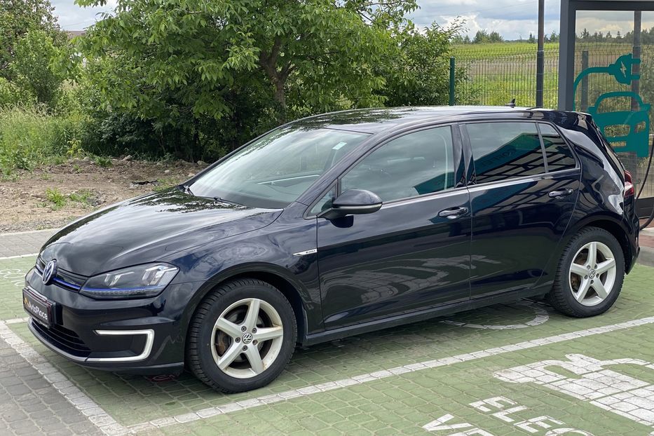 Продам Volkswagen e-Golf 2015 года в Луцке