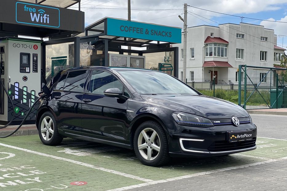 Продам Volkswagen e-Golf 2015 года в Луцке