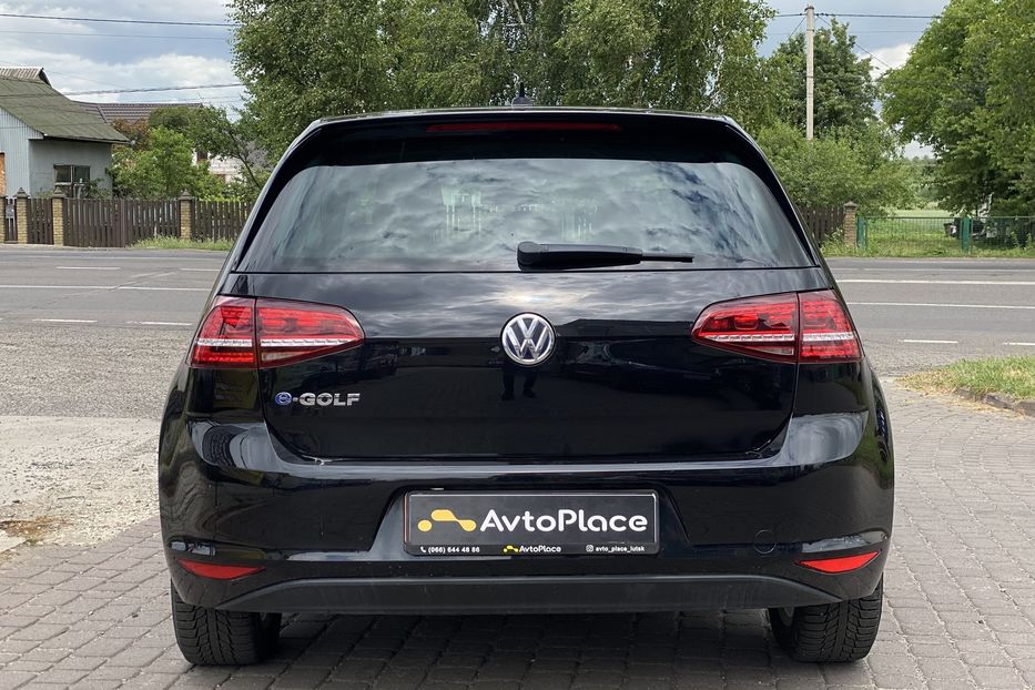 Продам Volkswagen e-Golf 2015 года в Луцке