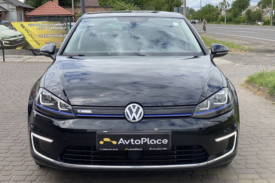 Продам Volkswagen e-Golf 2015 года в Луцке