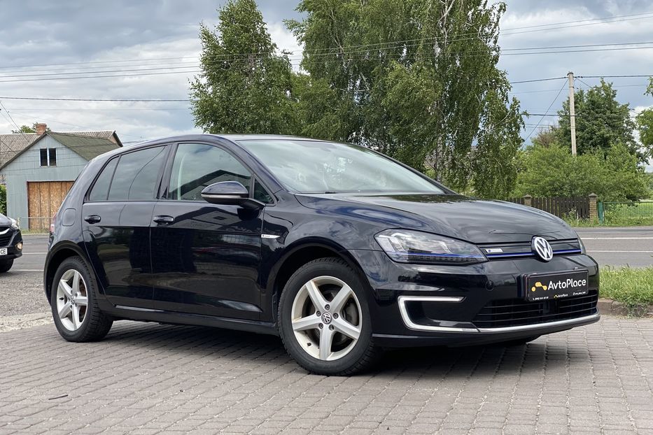 Продам Volkswagen e-Golf 2015 года в Луцке