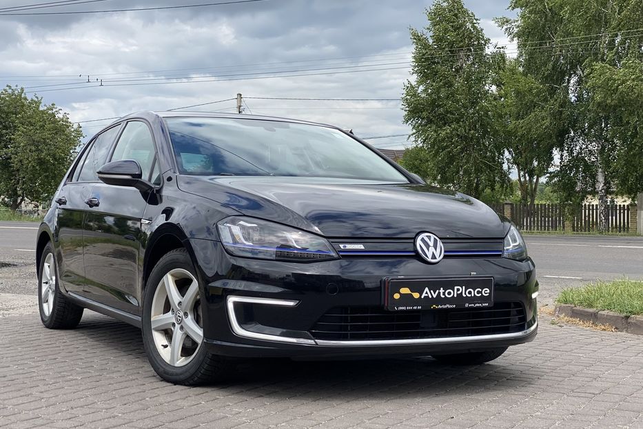 Продам Volkswagen e-Golf 2015 года в Луцке