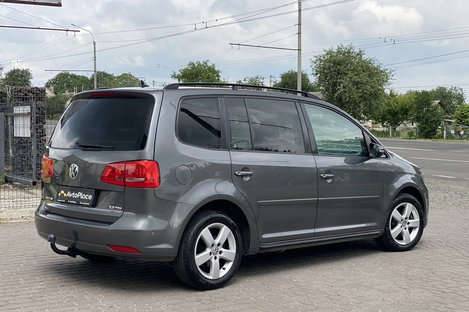 Продам Volkswagen Touran 7 місць 2011 года в Луцке