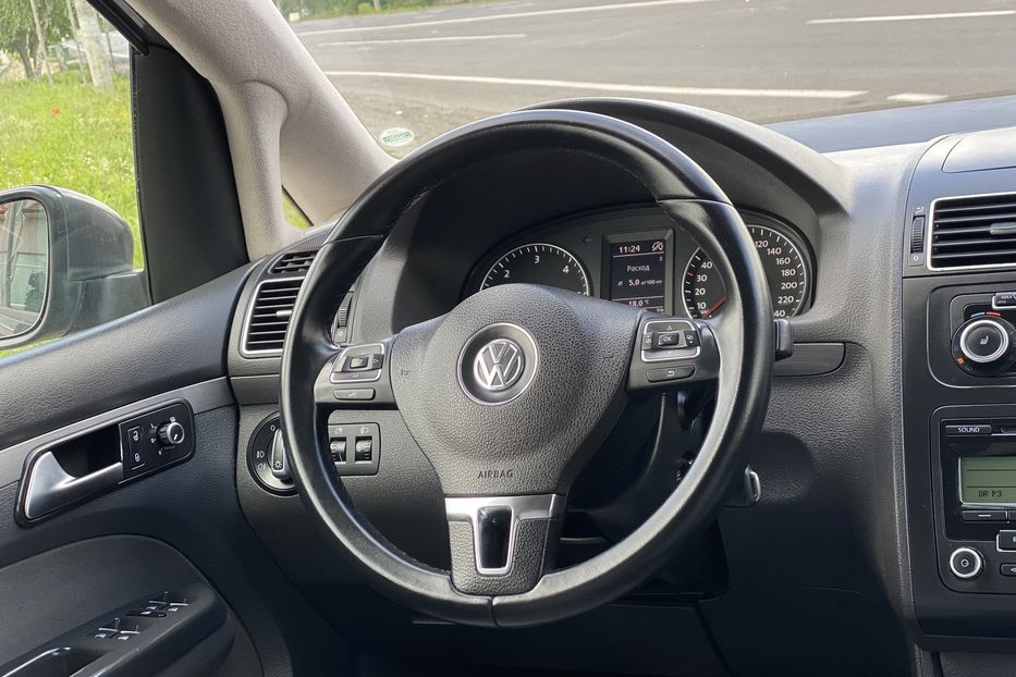 Продам Volkswagen Touran 7 місць 2011 года в Луцке