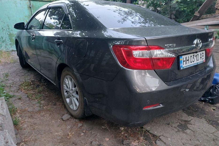 Продам Toyota Camry офицал 2012 года в Одессе