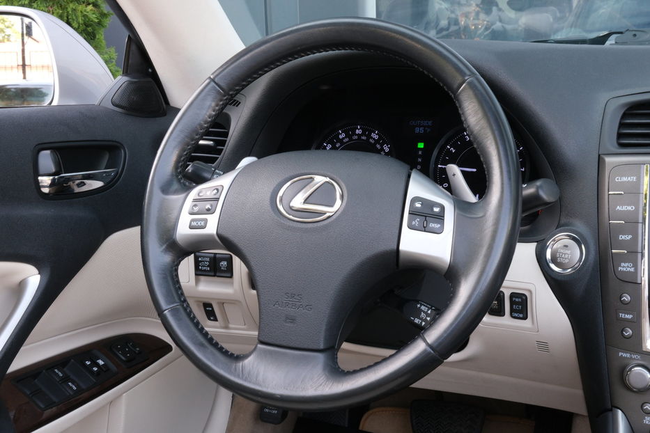 Продам Lexus IS 200 Кабриолет  2012 года в Одессе