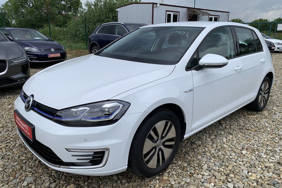 Продам Volkswagen e-Golf 35.8 kWh 100кВт/136 к.с. 2020 года в Львове