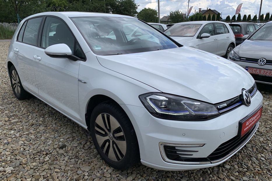 Продам Volkswagen e-Golf 35.8 kWh 100кВт/136 к.с. 2020 года в Львове