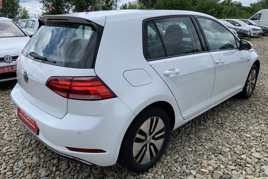 Продам Volkswagen e-Golf 35.8 kWh 100кВт/136 к.с. 2020 года в Львове