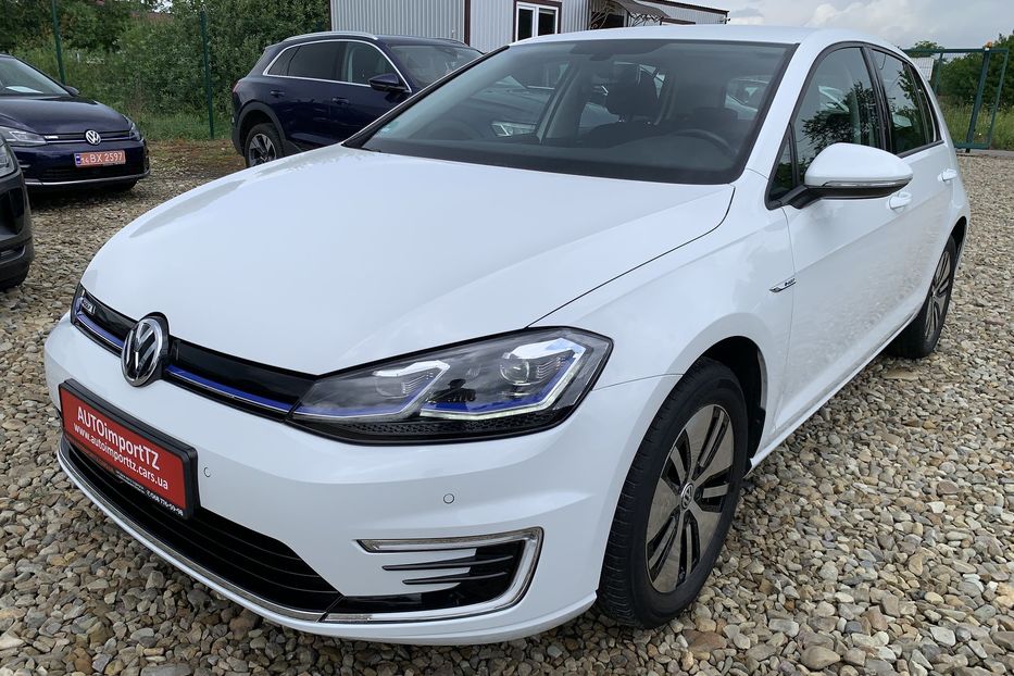 Продам Volkswagen e-Golf 35.8 kWh 100кВт/136 к.с. 2020 года в Львове