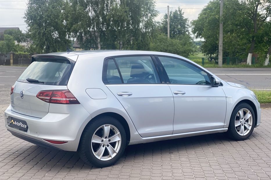 Продам Volkswagen e-Golf 2014 года в Луцке