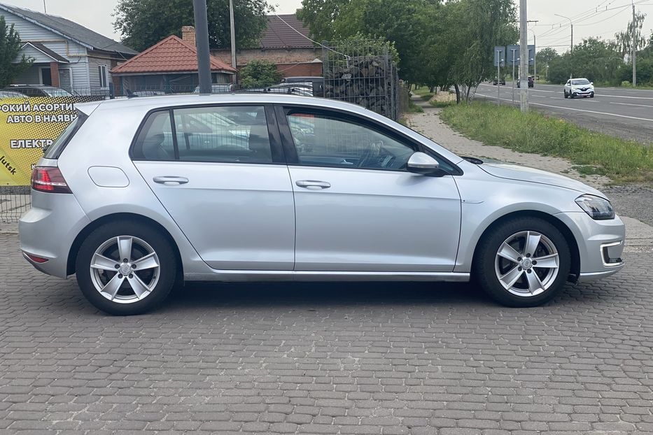 Продам Volkswagen e-Golf 2014 года в Луцке