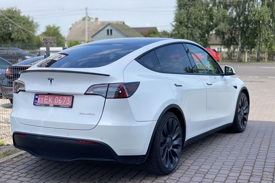 Продам Tesla Model Y Performance 2021 года в Луцке