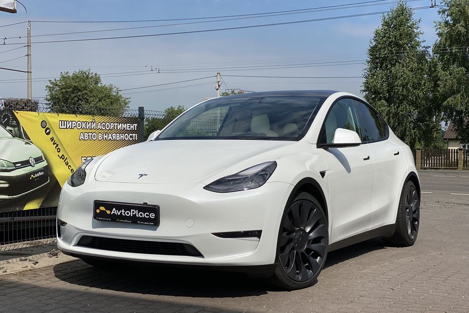 Продам Tesla Model Y Performance 2021 года в Луцке