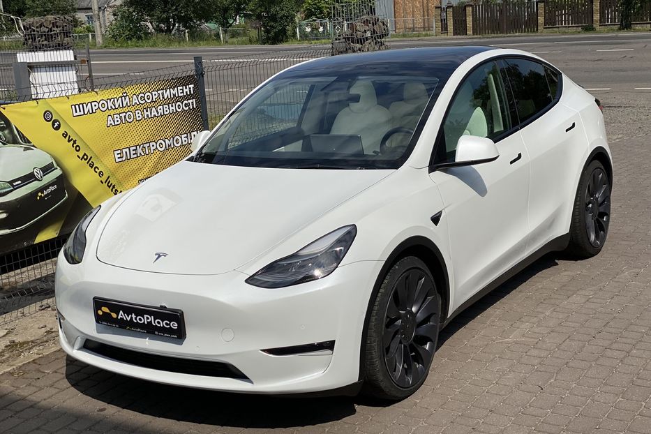 Продам Tesla Model Y Performance 2021 года в Луцке