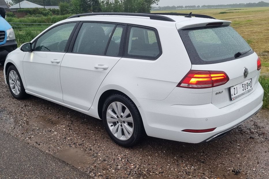 Продам Volkswagen Golf VII Comfortline 2019 года в Львове