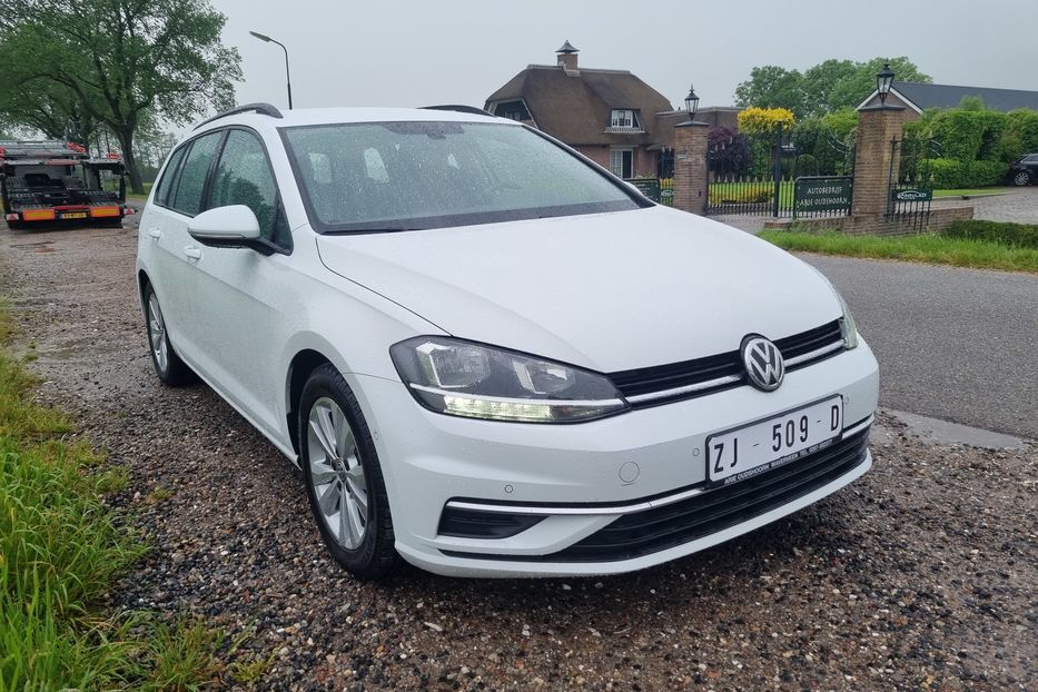 Продам Volkswagen Golf VII Comfortline 2019 года в Львове