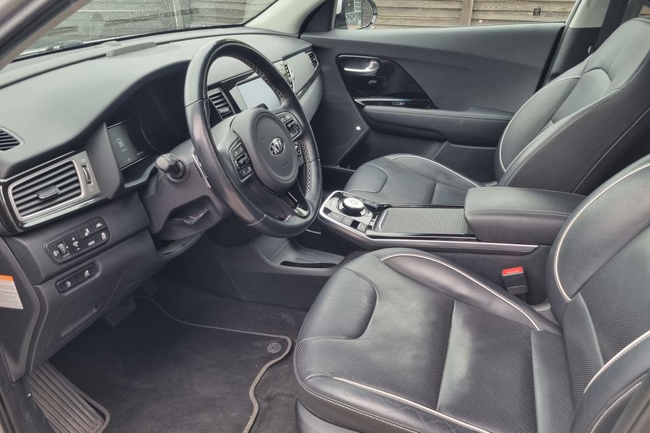 Продам Kia Niro Executive 64kWh SOH 100% 2019 года в Тернополе