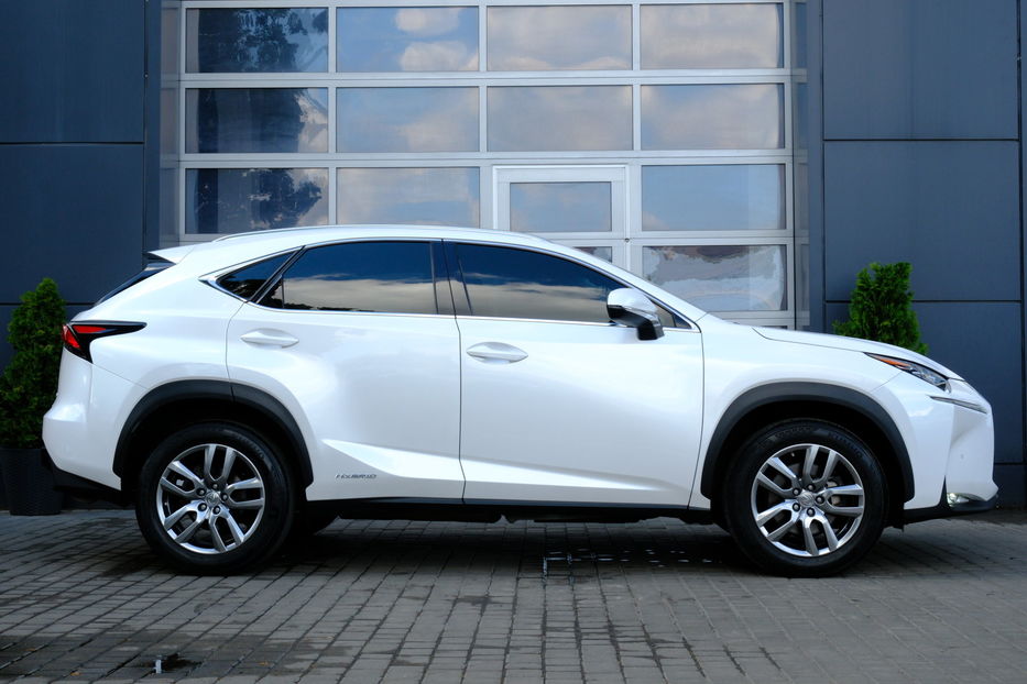 Продам Lexus NX 300 Hybrid 2017 года в Одессе