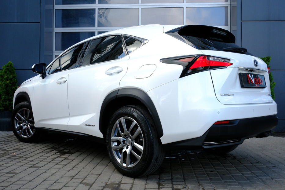 Продам Lexus NX 300 Hybrid 2017 года в Одессе