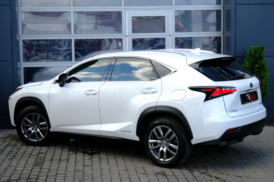 Продам Lexus NX 300 Hybrid 2017 года в Одессе