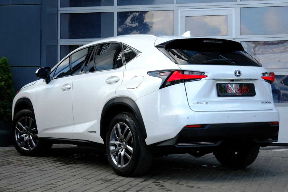 Продам Lexus NX 300 Hybrid 2017 года в Одессе