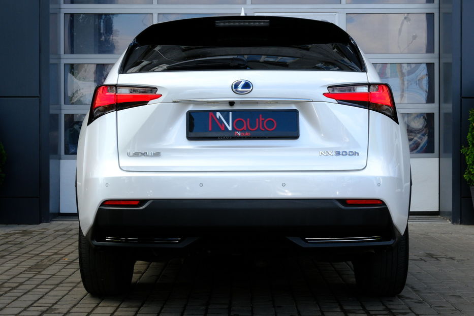 Продам Lexus NX 300 Hybrid 2017 года в Одессе