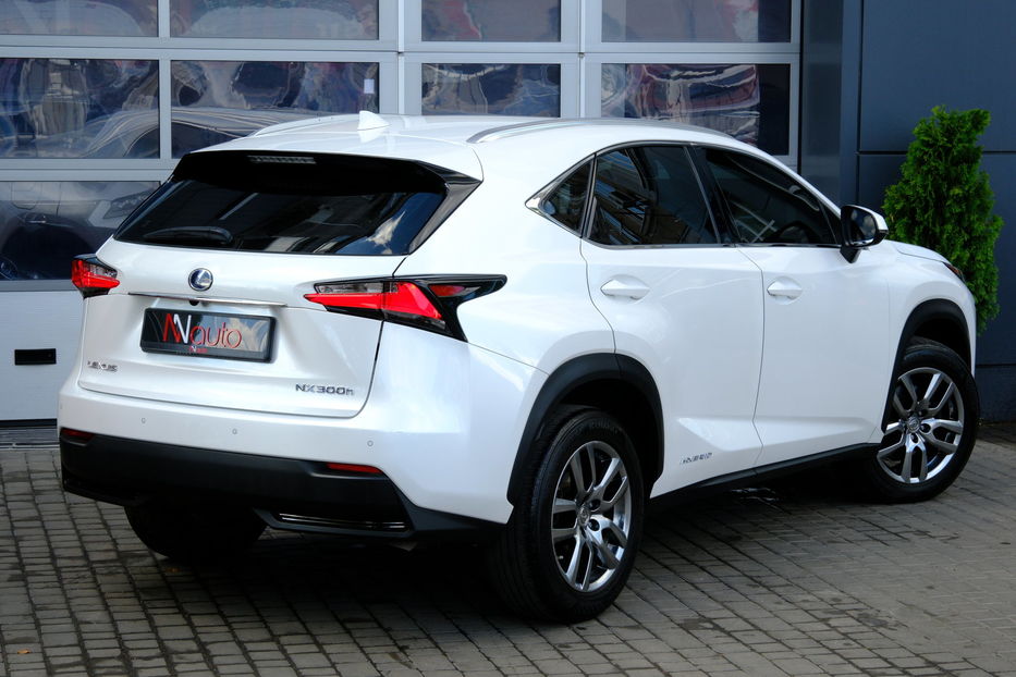 Продам Lexus NX 300 Hybrid 2017 года в Одессе