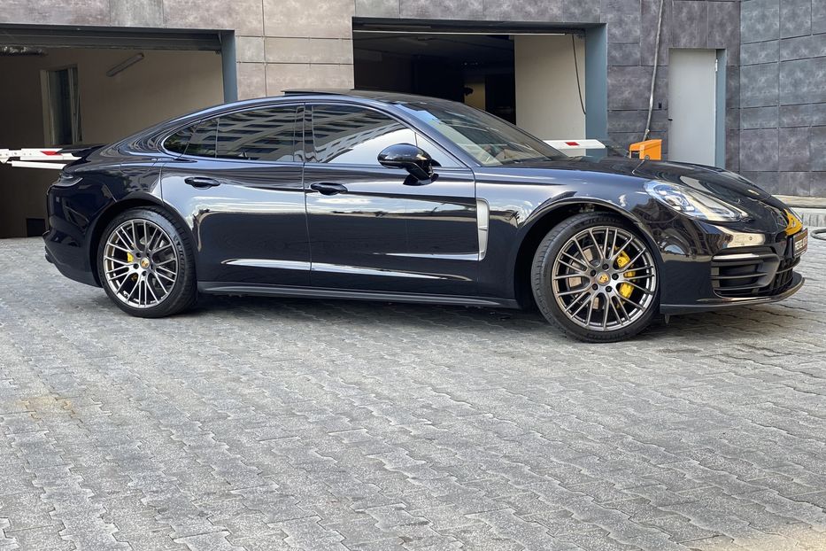 Продам Porsche Panamera 4 Platinum Edition 2022 года в Киеве