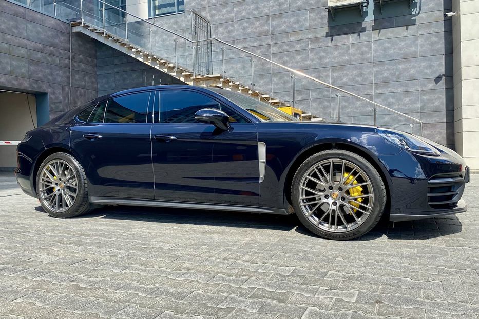 Продам Porsche Panamera 4 Platinum Edition 2022 года в Киеве