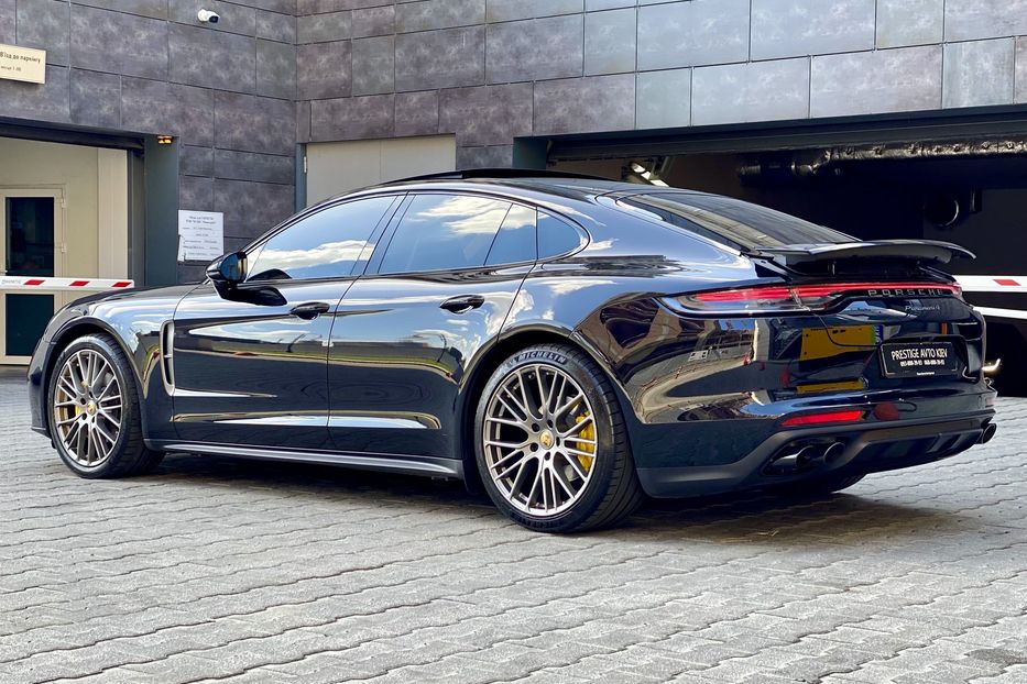 Продам Porsche Panamera 4 Platinum Edition 2022 года в Киеве