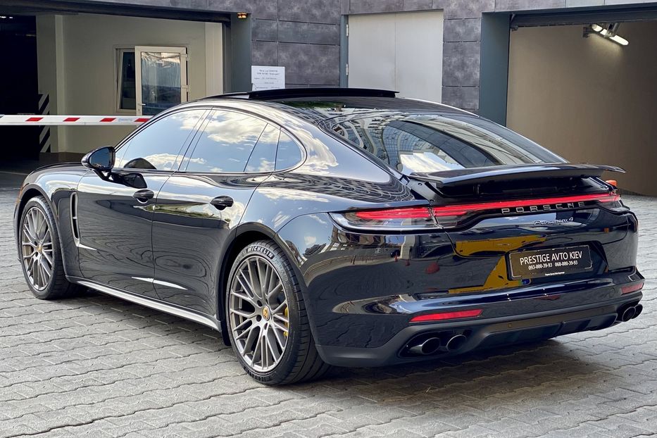 Продам Porsche Panamera 4 Platinum Edition 2022 года в Киеве