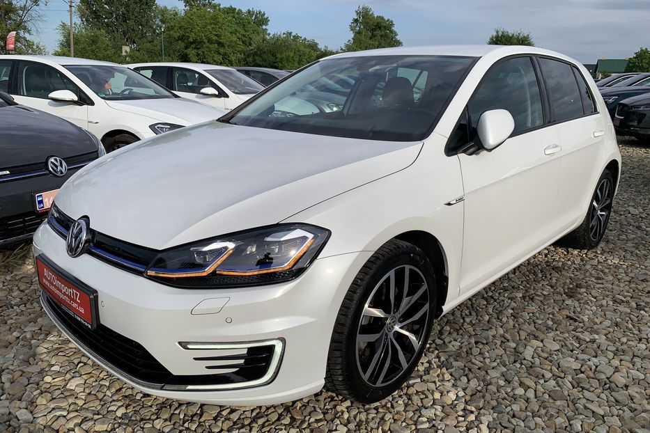 Продам Volkswagen e-Golf Highline Full LEDТепловийШкіра 2019 года в Львове