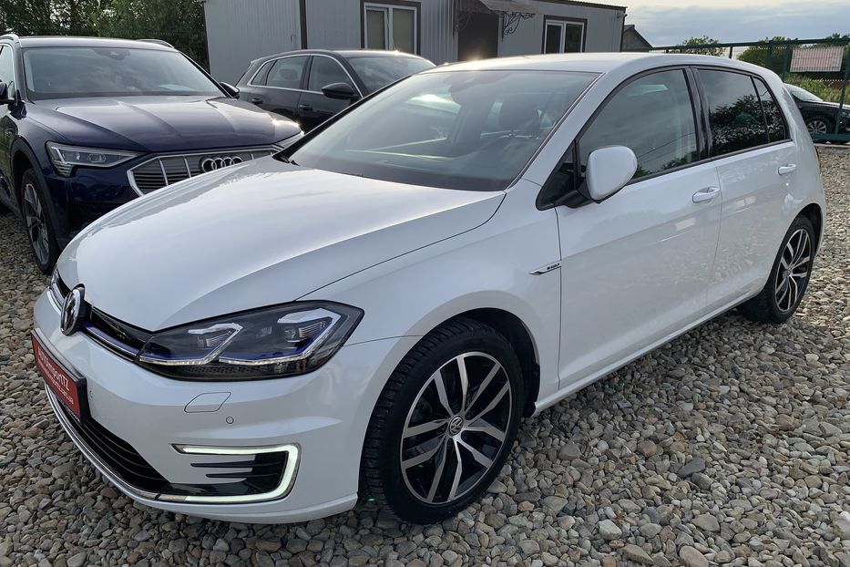 Продам Volkswagen e-Golf Highline Full LEDТепловийШкіра 2019 года в Львове