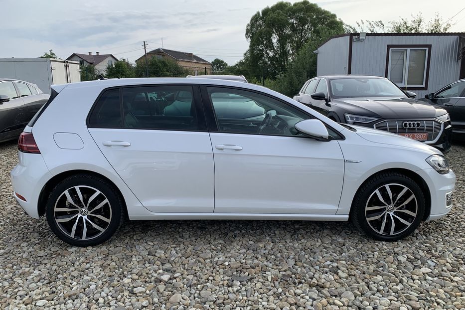 Продам Volkswagen e-Golf Highline Full LEDТепловийШкіра 2019 года в Львове