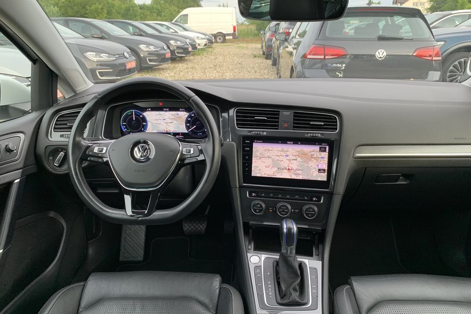 Продам Volkswagen e-Golf Highline Full LEDТепловийШкіра 2019 года в Львове