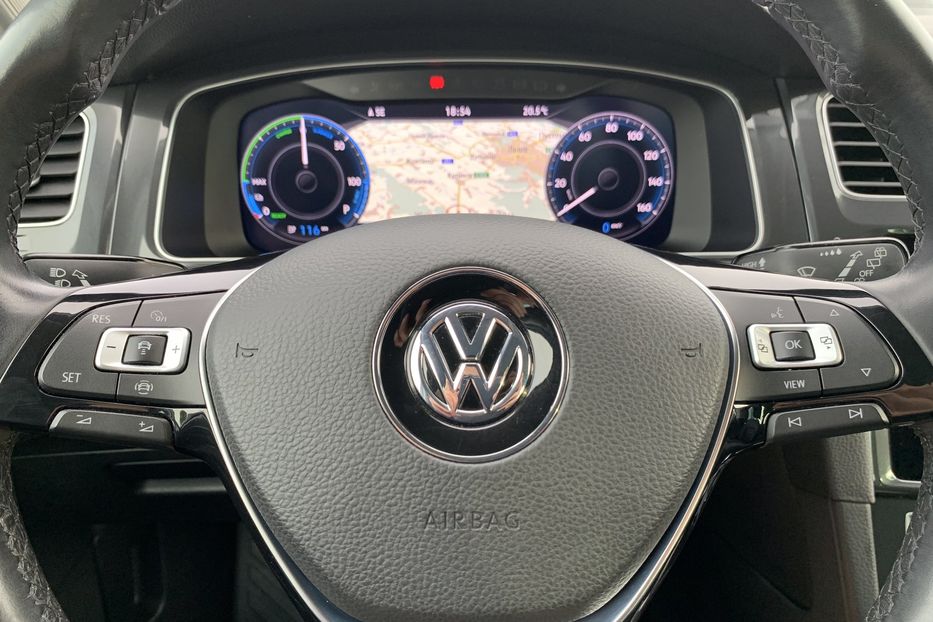 Продам Volkswagen e-Golf Highline Full LEDТепловийШкіра 2019 года в Львове