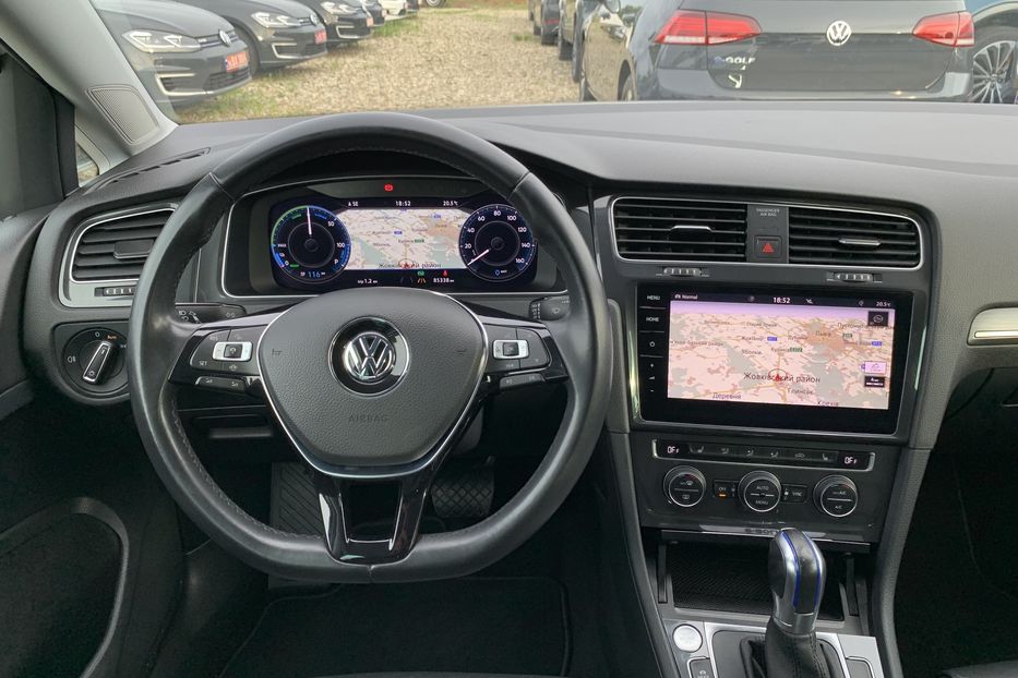 Продам Volkswagen e-Golf Highline Full LEDТепловийШкіра 2019 года в Львове