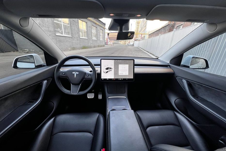 Продам Tesla Model Y 2021 года в Днепре