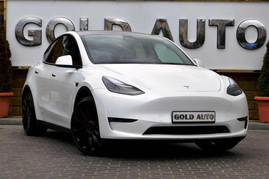 Продам Tesla Model Y 2023 года в Одессе