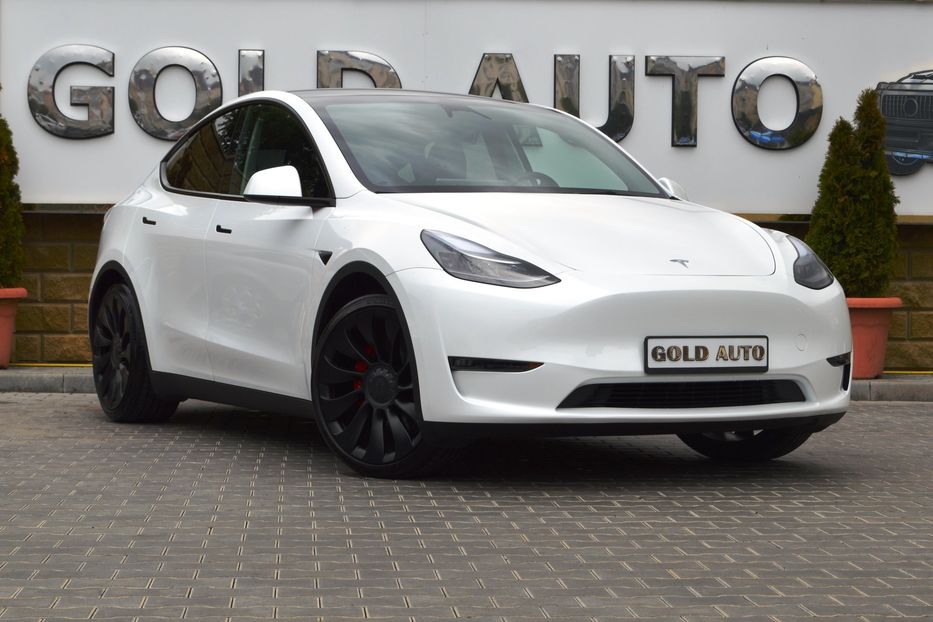 Продам Tesla Model Y 2023 года в Одессе