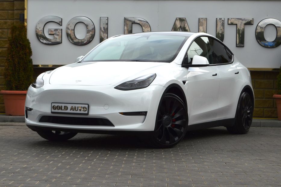 Продам Tesla Model Y 2023 года в Одессе