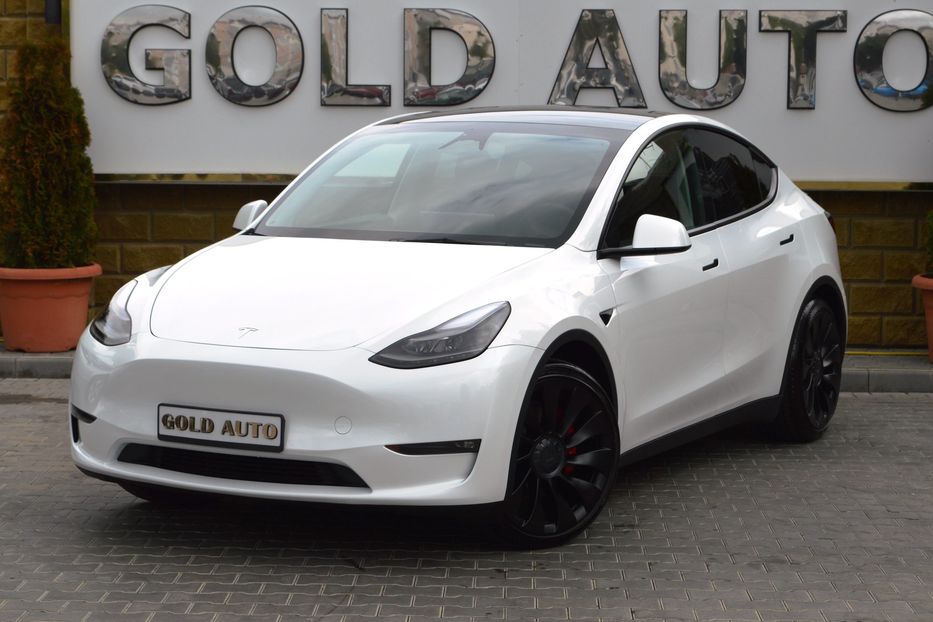 Продам Tesla Model Y 2023 года в Одессе