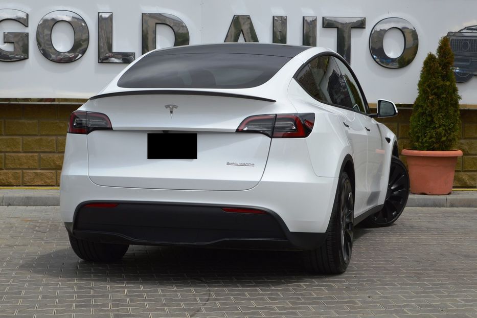 Продам Tesla Model Y 2023 года в Одессе