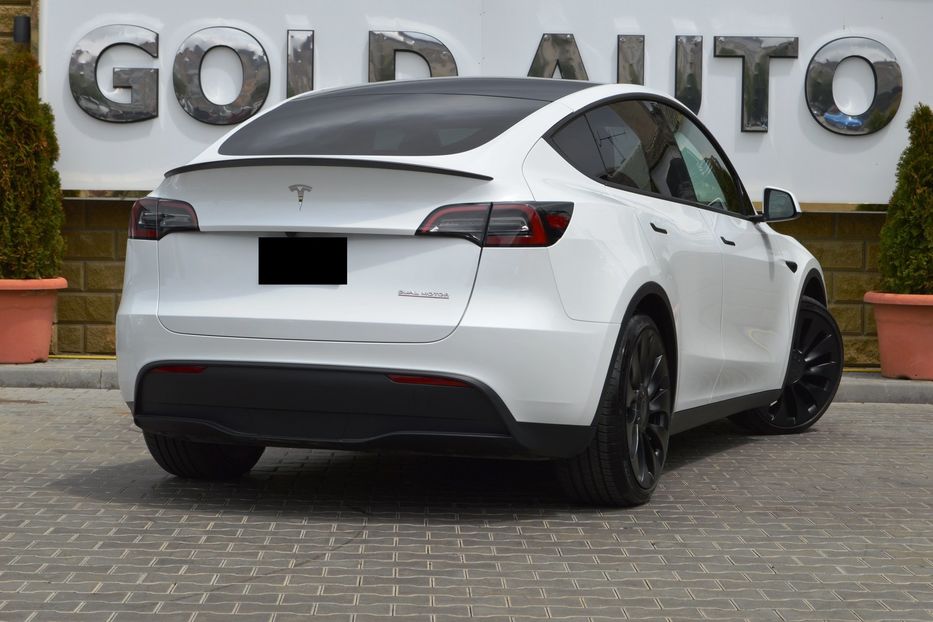 Продам Tesla Model Y 2023 года в Одессе