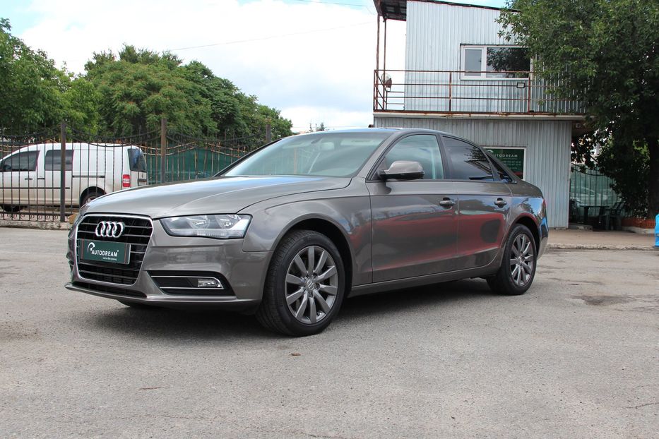 Продам Audi A4 2014 года в Одессе