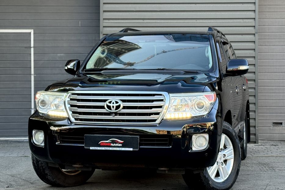 Продам Toyota Land Cruiser 200 2013 года в Киеве