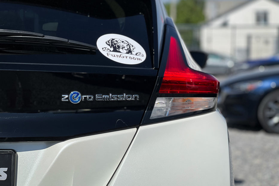 Продам Nissan Leaf Zero Emission 40 kWh AT 2019 года в Черновцах